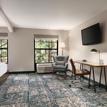 Four Points By Sheraton Raleigh Arena Exteriör bild