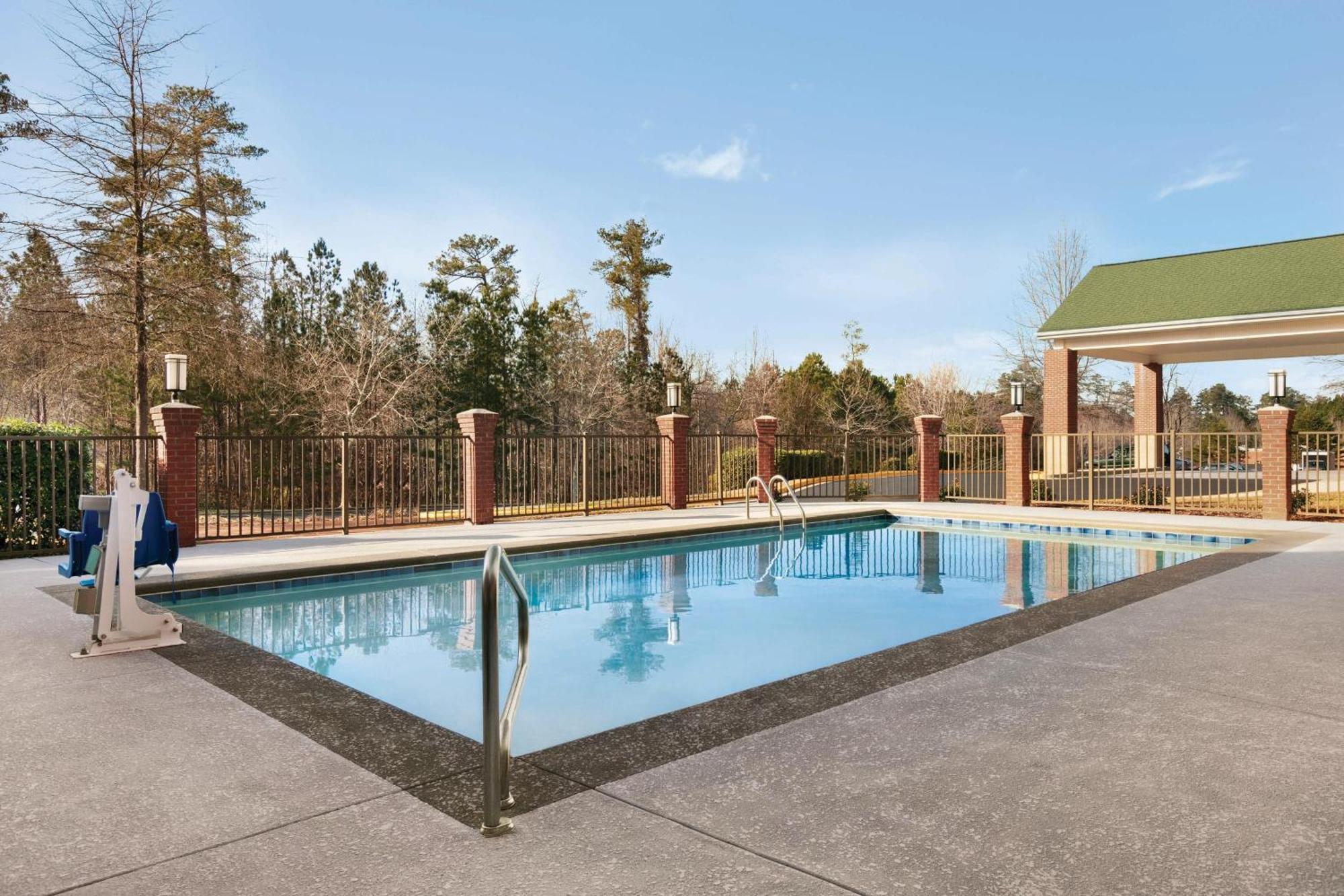 Four Points By Sheraton Raleigh Arena Exteriör bild