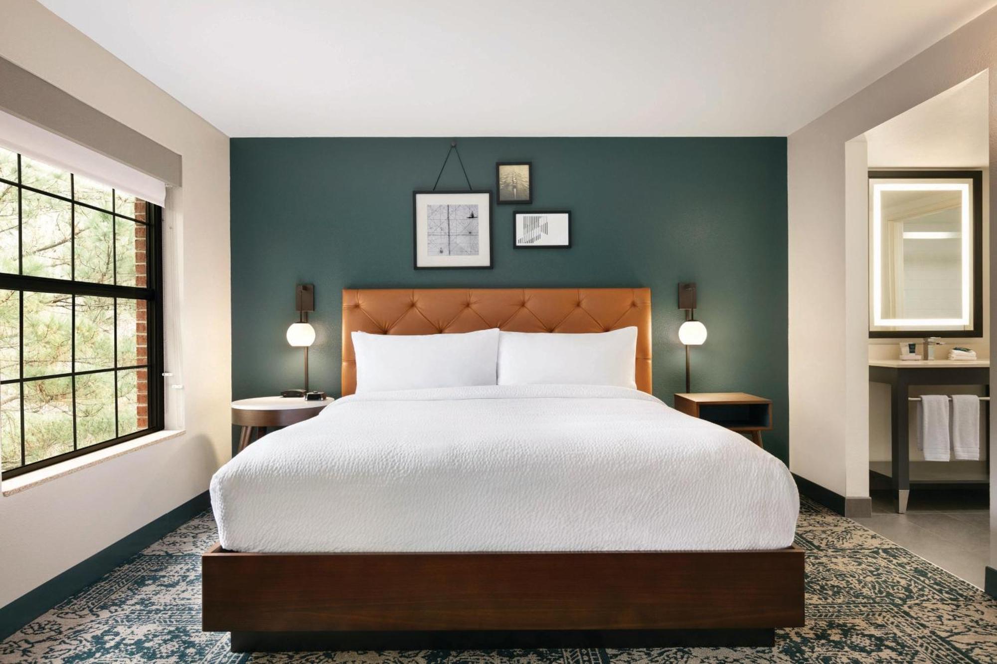 Four Points By Sheraton Raleigh Arena Exteriör bild
