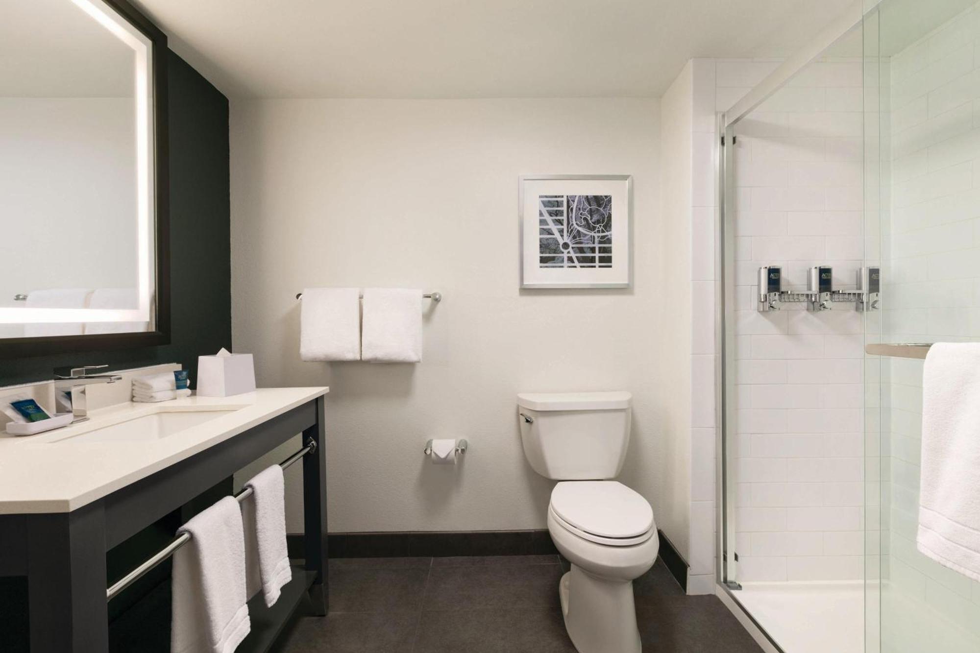 Four Points By Sheraton Raleigh Arena Exteriör bild