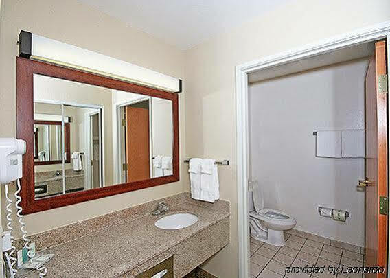 Four Points By Sheraton Raleigh Arena Exteriör bild