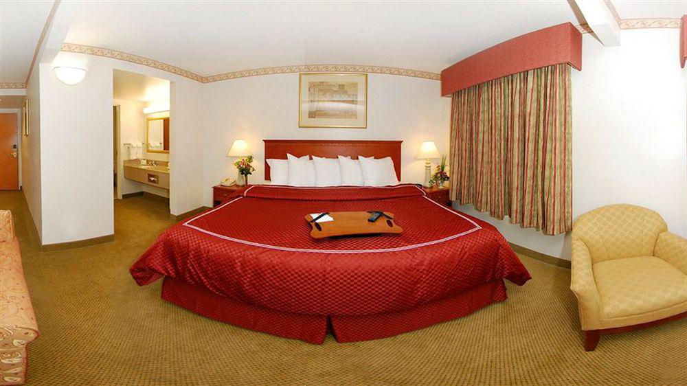 Four Points By Sheraton Raleigh Arena Exteriör bild